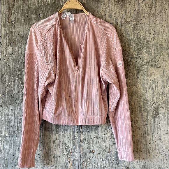 ALO YOGA Women's Cropped Micro Plisse Jacket Size M In Pink Quartz -stained - Picture 4 of 8